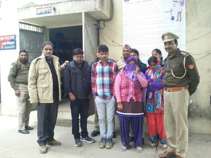four arrested for running a sex racket in lucknow.