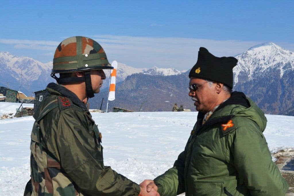 Army Northern Commander, visited forward areas of Kashmir Valley 