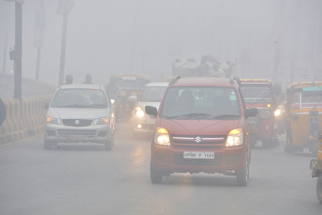 accident due to fog on yamuna expressway mathura