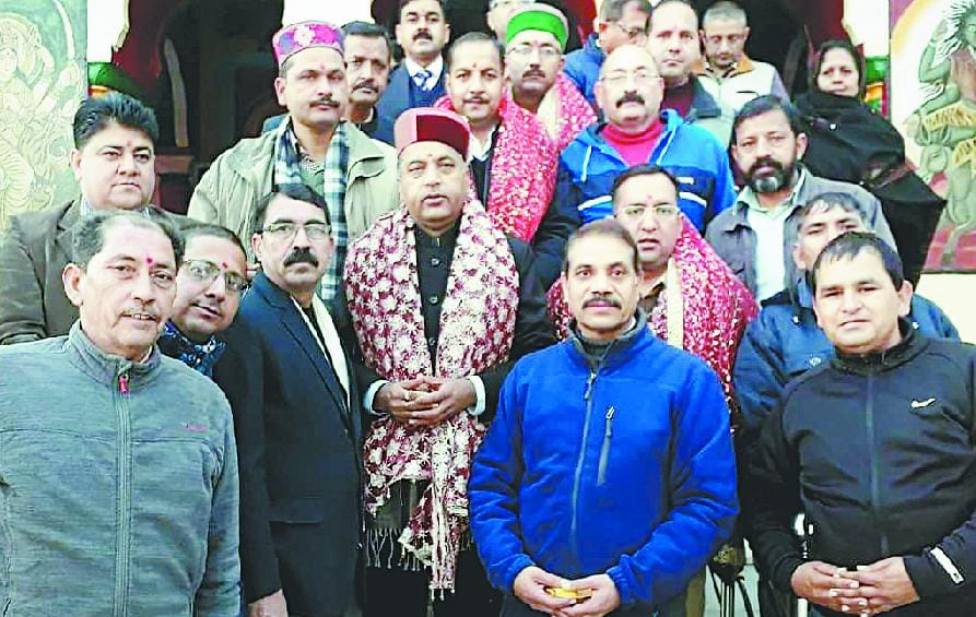 प्रशासनिक अमले की घेराबंदी के बगैर छोटी काशी घूमे सीएम