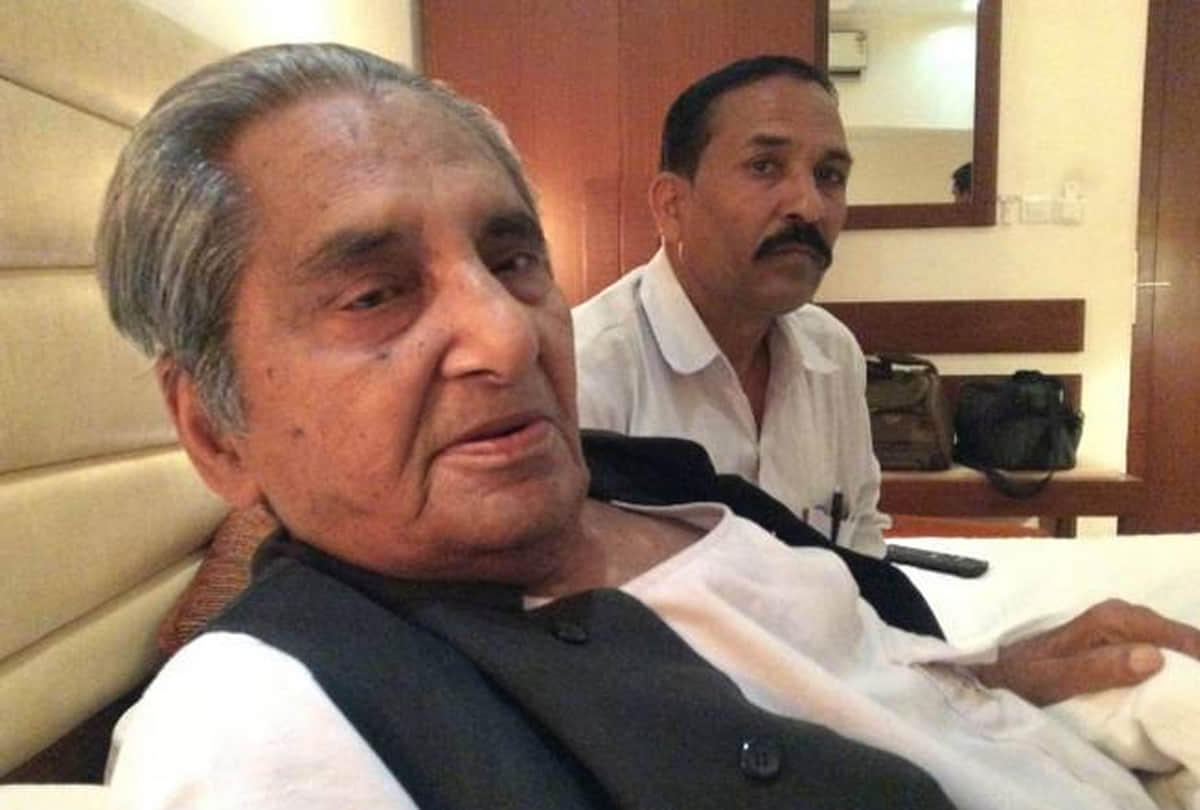 8 evergreen songs of auther gopaldas neeraj