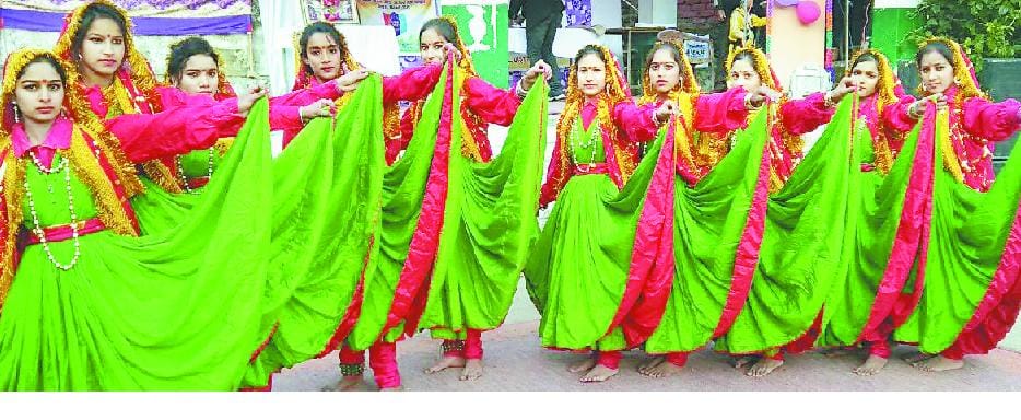 माए नी मेरिये शिमले दी राहें पर खूब मचाया धमाल