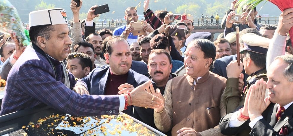 Himachal CM jairam thakur wear white colour cap 