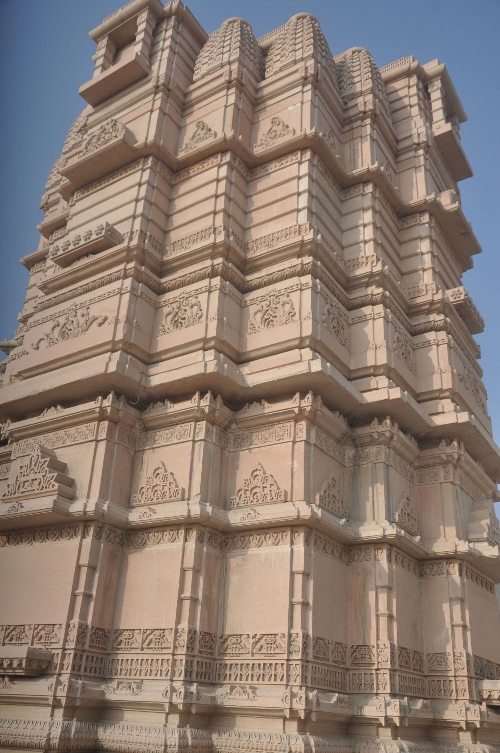 temple of khatu shyam maharaj being built in agra