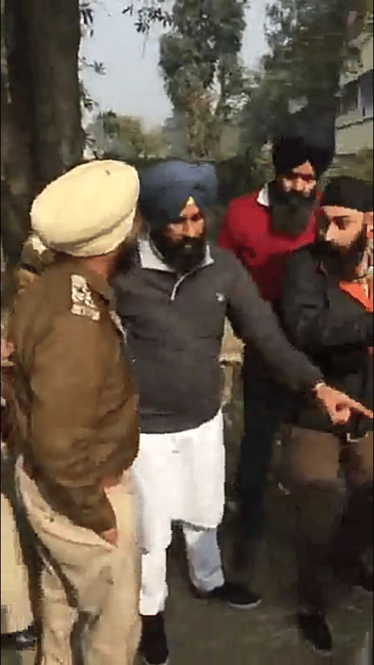 By LIVE on Facebook, MLA Bains caught two policemen taking bribe 
