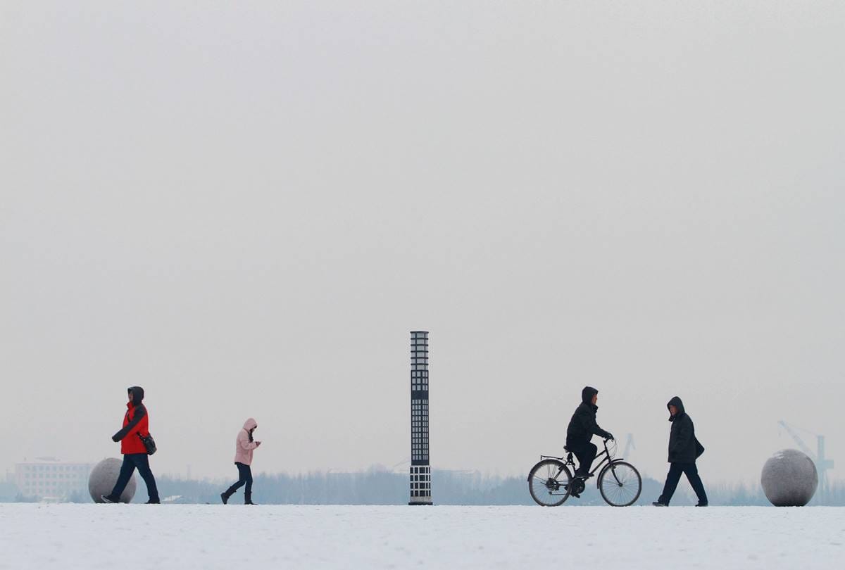 Tourist Here come for looking The mysterious circle of ice 