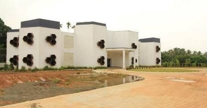CM Pinarayi Vijayan Orders to close Kochi Peace International School for teaching communal lessons