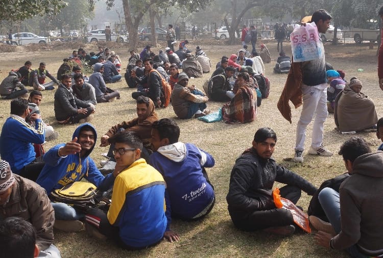 unemployment in india, btech degree holders applied for peon posts