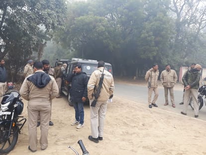 loot in mathura from jewelry worker   