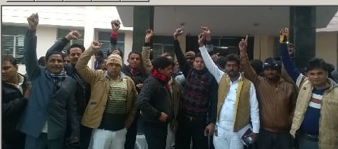 Husband's of pradhan not allowed in ODF meeting, protest