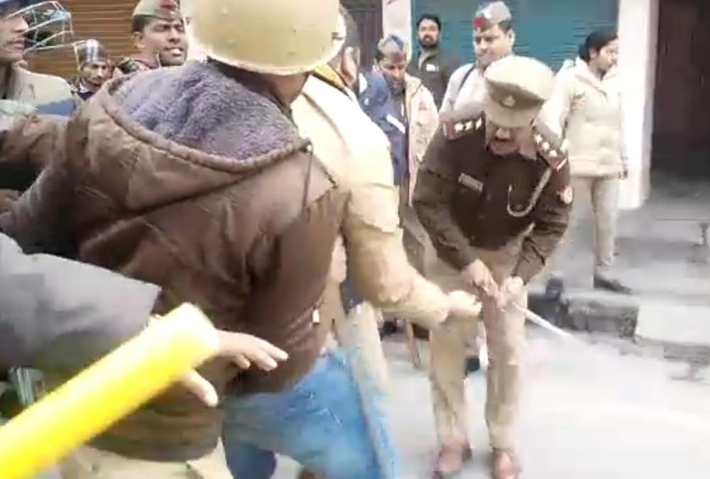 dalit muslim group protest in front of deputy chief minister home in lucknow.