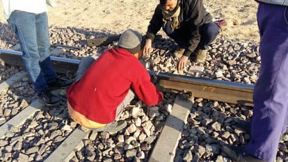 indian railways- a lineman save life of many Passenger in jaisalmer