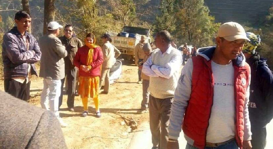 Villagers stopped construction of perennial road for two hours