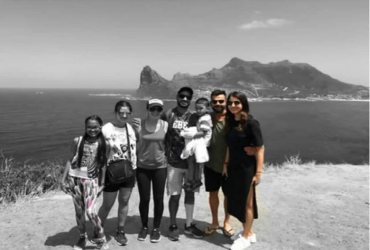 Virat and Anushka enjoying their cape town trip with Shikhar Dhawan and his family