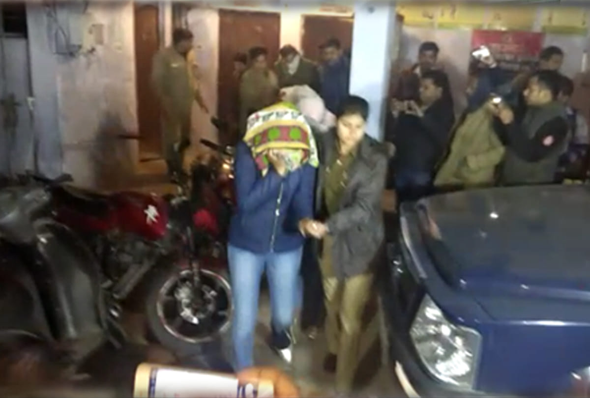 police caught a sex racket in kanpur