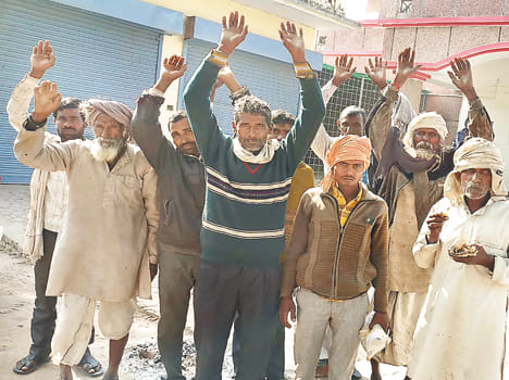 Demand for banning the contract auction