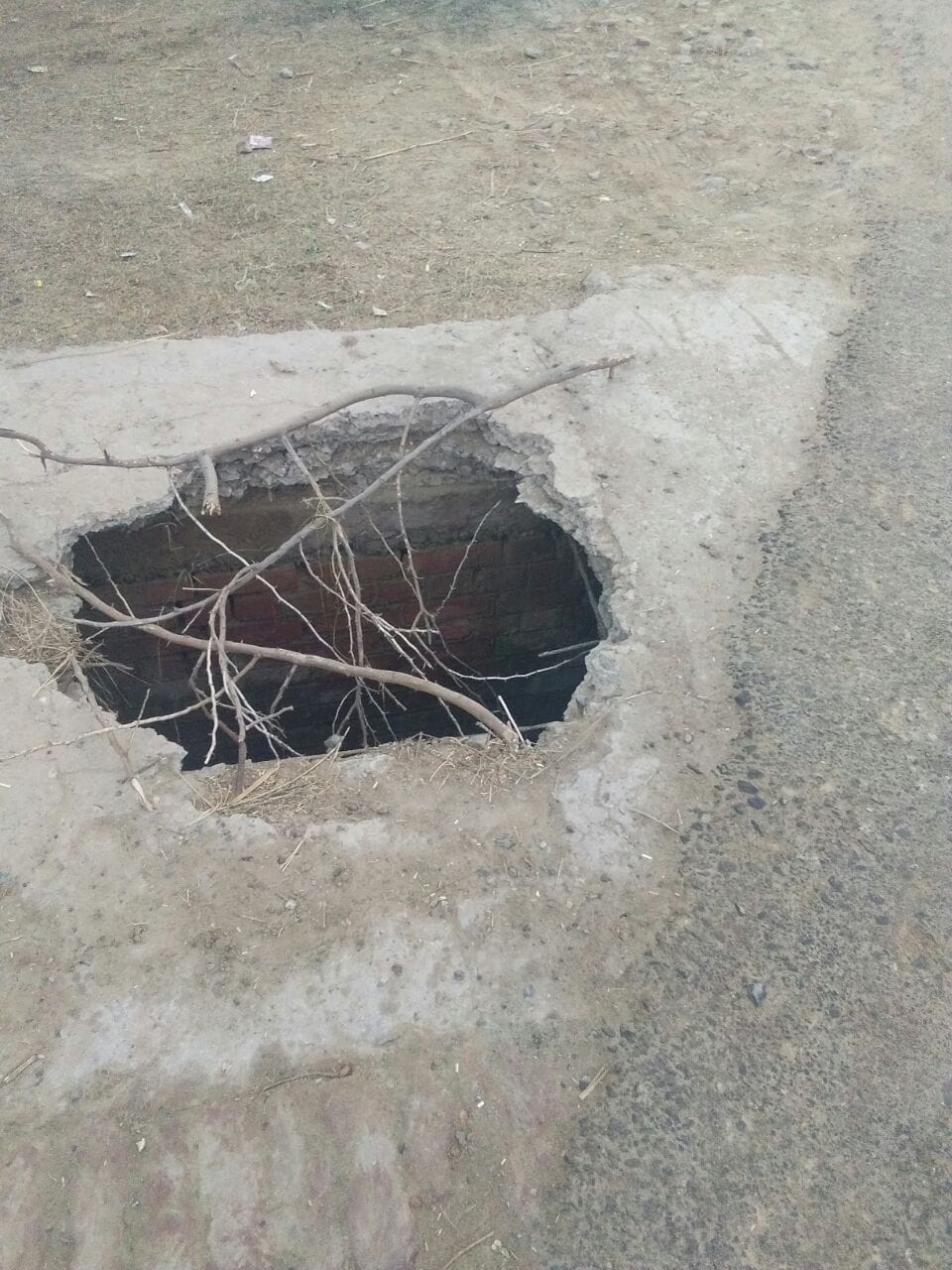 दर्जनों गांवों को जोड़ने वाला पुल क्षतिग्रस्त