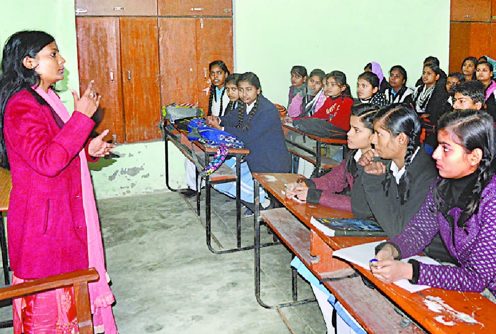 ias officer taken class in school of gonda district 