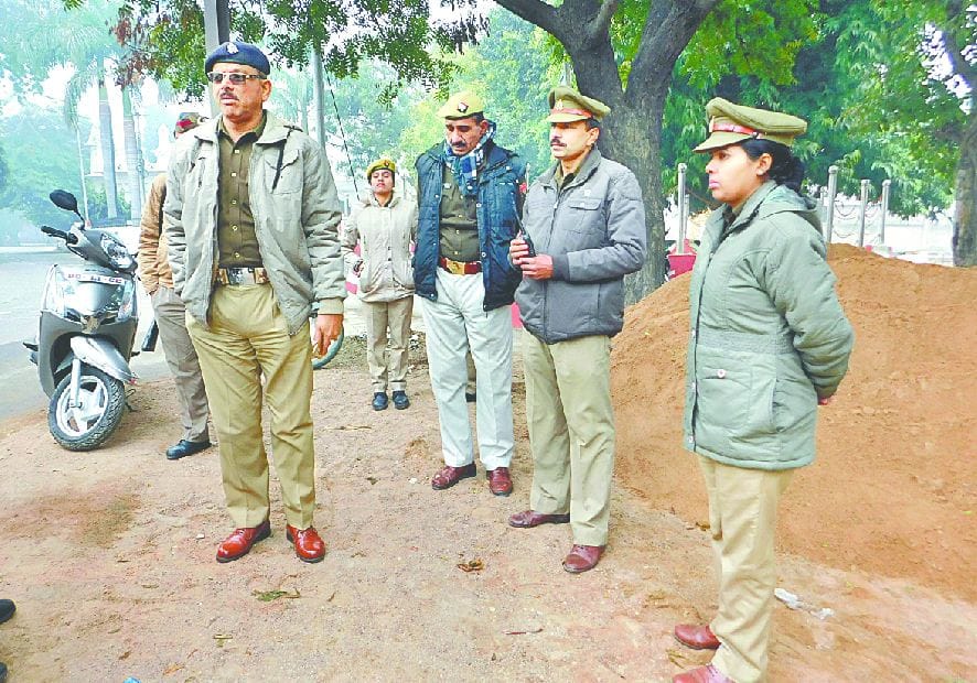 आत्मदाह की धमकी से फूले प्रशासन के हाथ-पांव