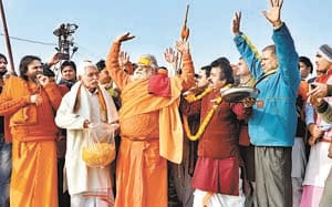 Swami Vasudevanand arrived in the camp with the Pandit Sannyasis