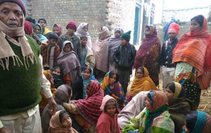 Four family member die to fire in azamgarh