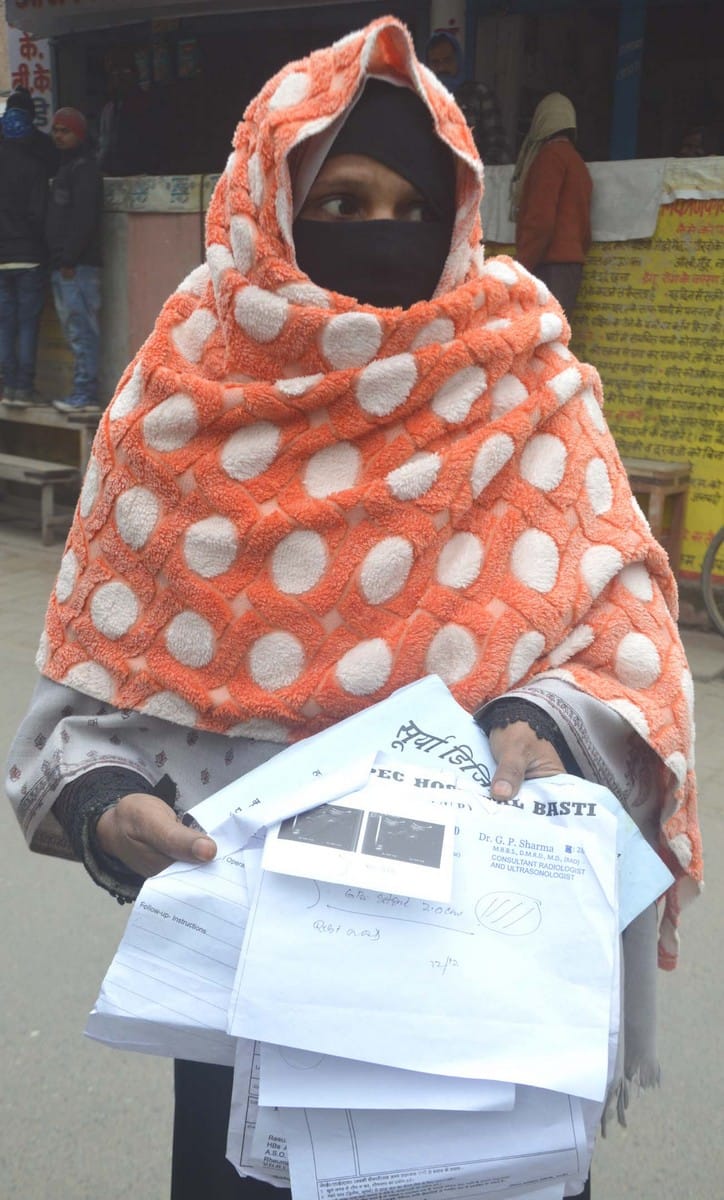 अस्पताल में दवाएं, डॉक्टरों को ही भरोसा नहीं