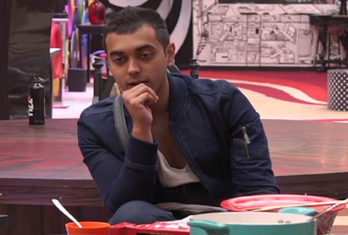 luv tyagi out of the bigg boss 11 show after live public voting in mumbai