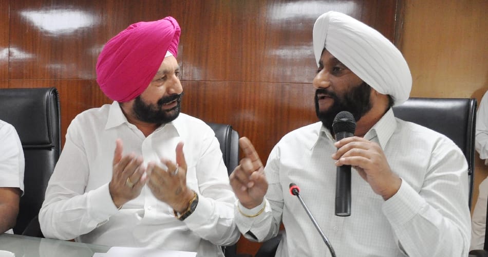 show cause notice to Mohali Mayor, not suspension order	