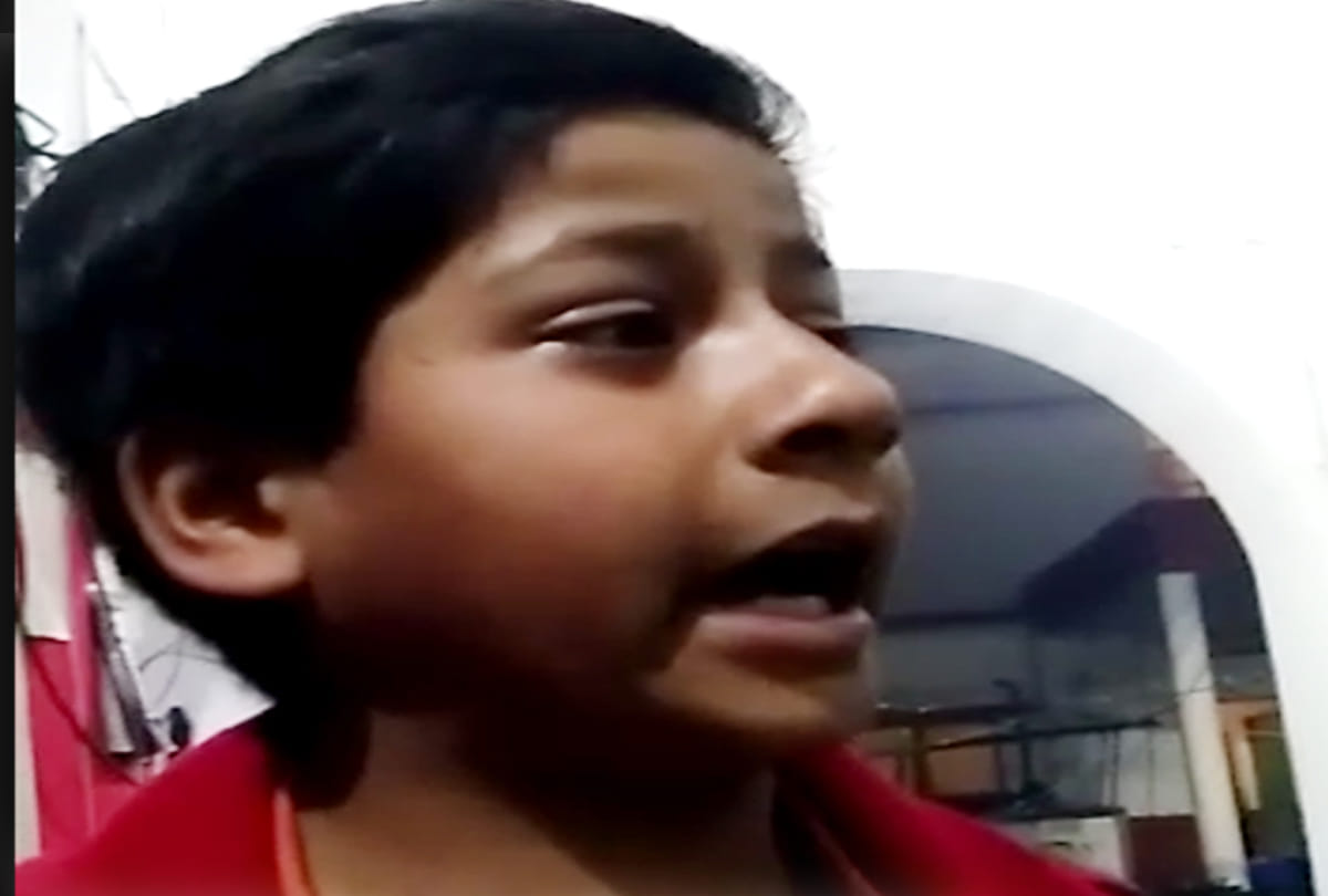 om narayan gupta reached etawah police station