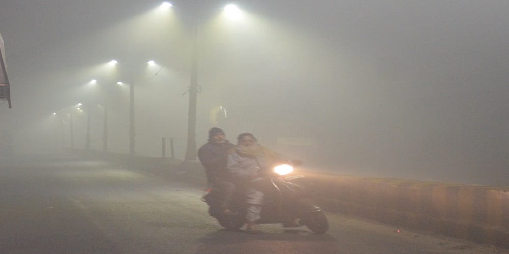 People shocked by dense fog cold wave, mercury dropped, city dwellers are sick