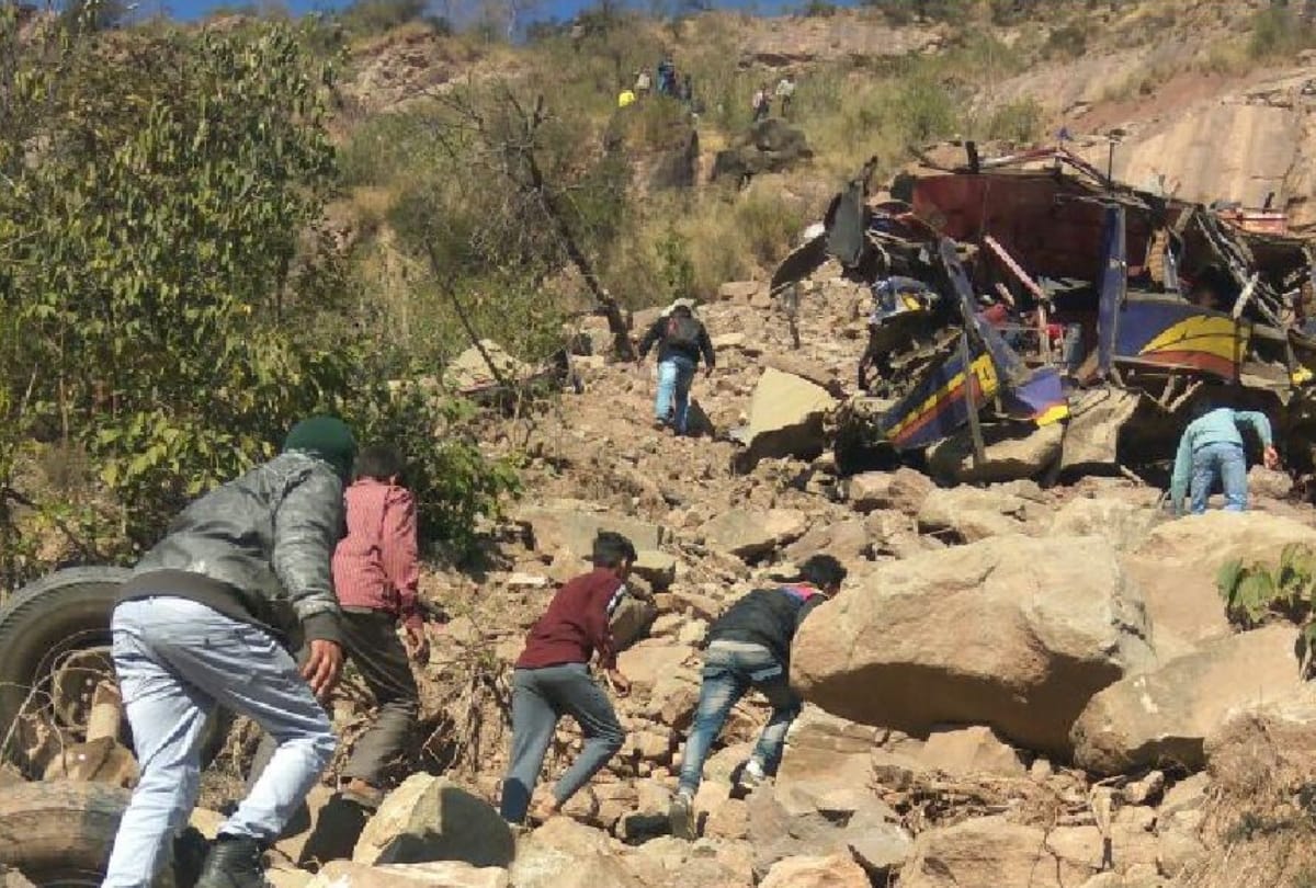 six die, 17 injured in Road accident in udhampur of jammu & kashmir
