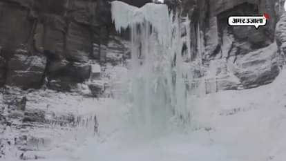 BOMB CYCLONE IN AMERICA STOPS LIFE IN EASTERN COAST OF CONTINENT COMPLETLY