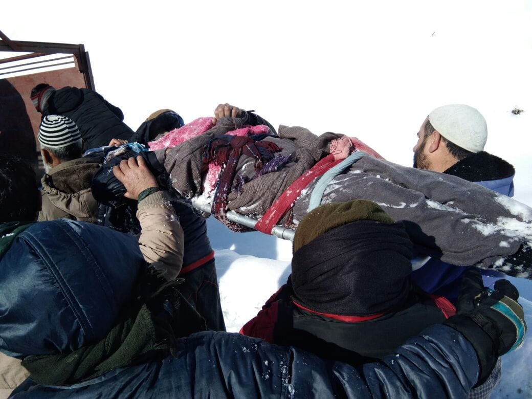PICS OF RESCUE OPERATION IN KUPWARA SADHNA TOP 