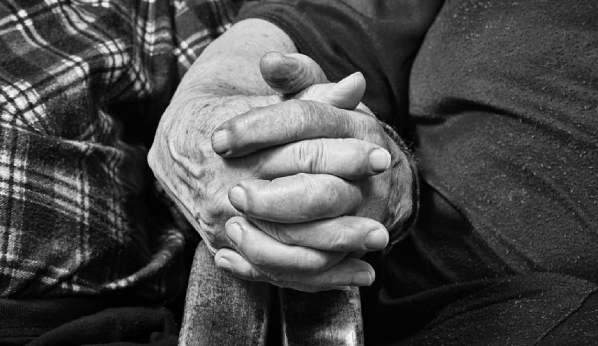 Elderly couple tried to commit suicide in Aligarh