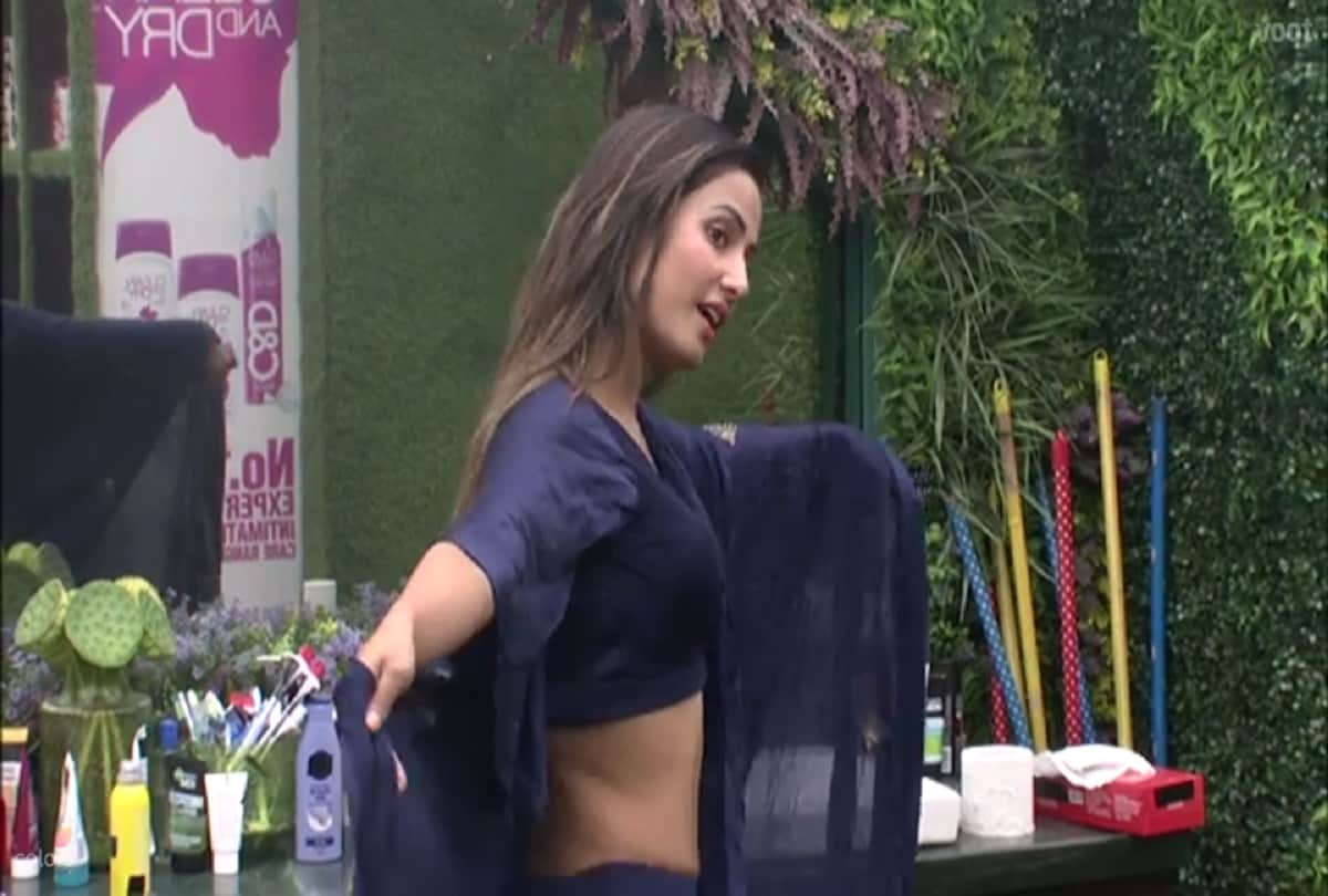  hina khan dancing in washroom alone in bigg boss 11