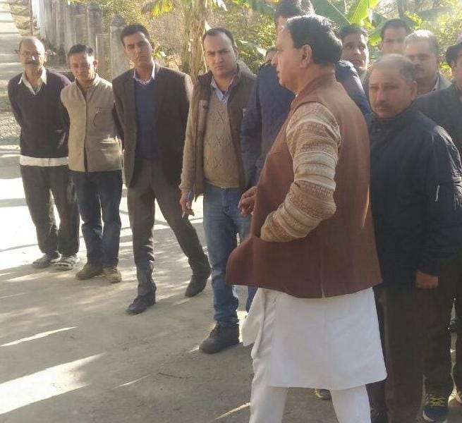 कागजों में पुरानी और हकीकत में नई मशीनरी चलाकर कर दी खराब, अब अफसर करेंगे अपनी जेब से भरपाई