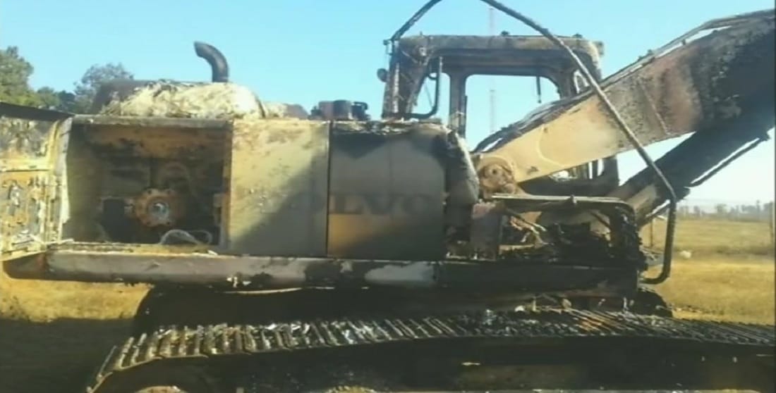Naxals set fire to six vehicles in Balrampur Bauxite Mine in Chhattisgarh