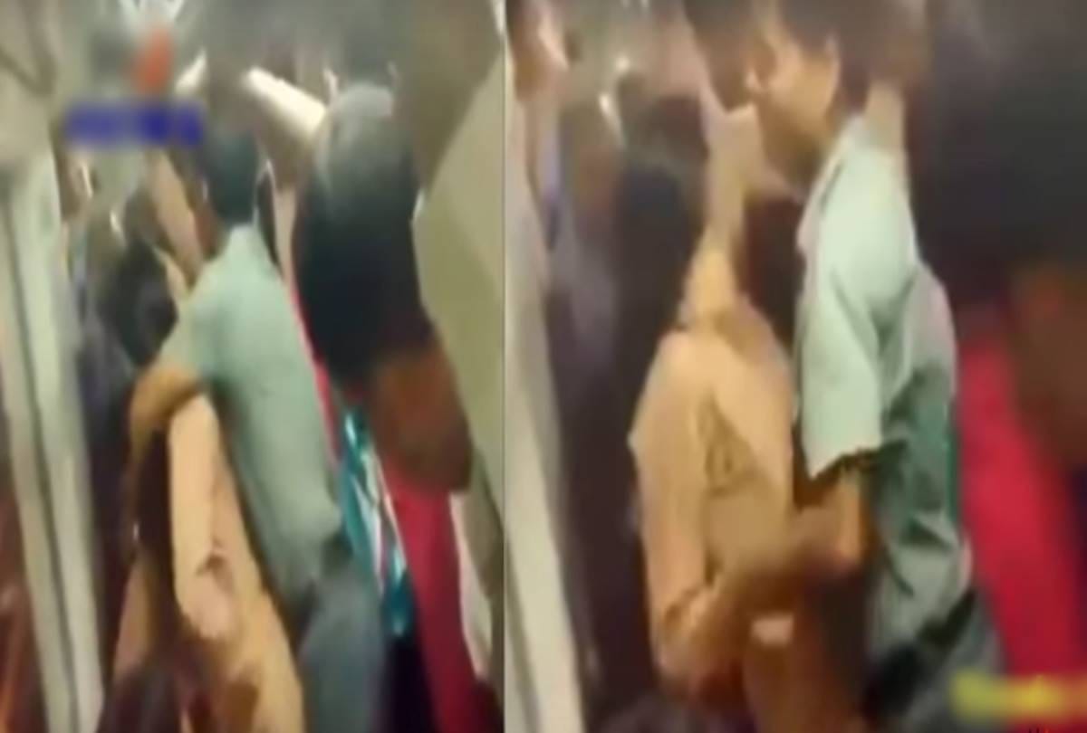 Reality of viral video of two girls Finghting in Metro 