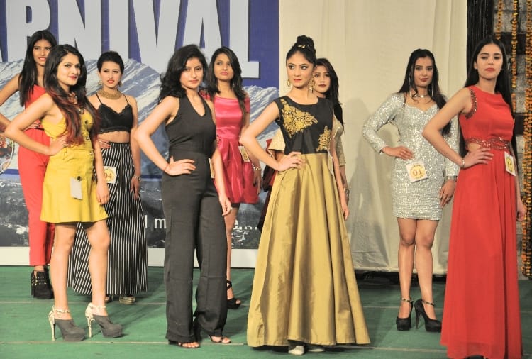 manali winter queen 2018 models catwalk on ramp in minus temperature