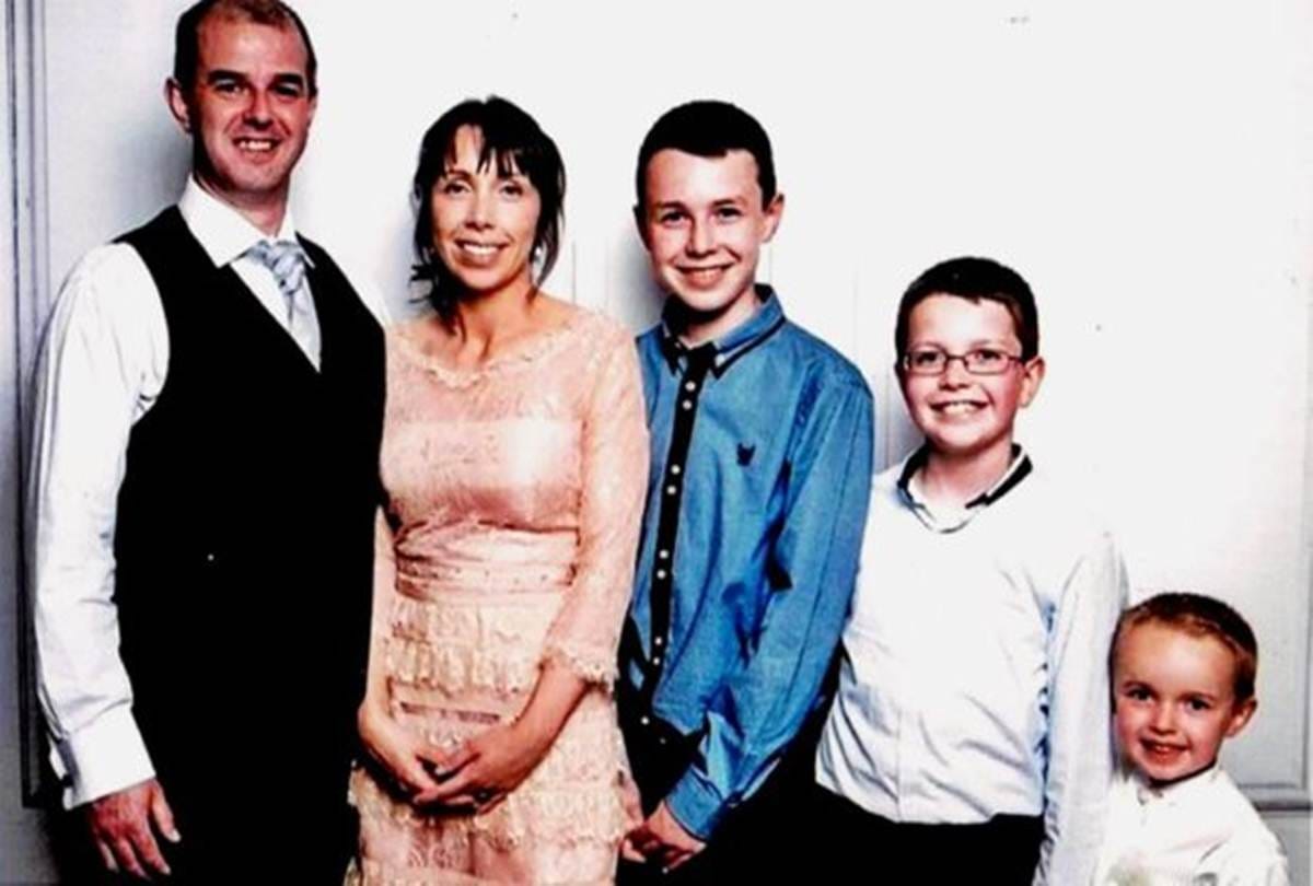 Teacher slaughtered his wife and three children After caught performing watching porn in school