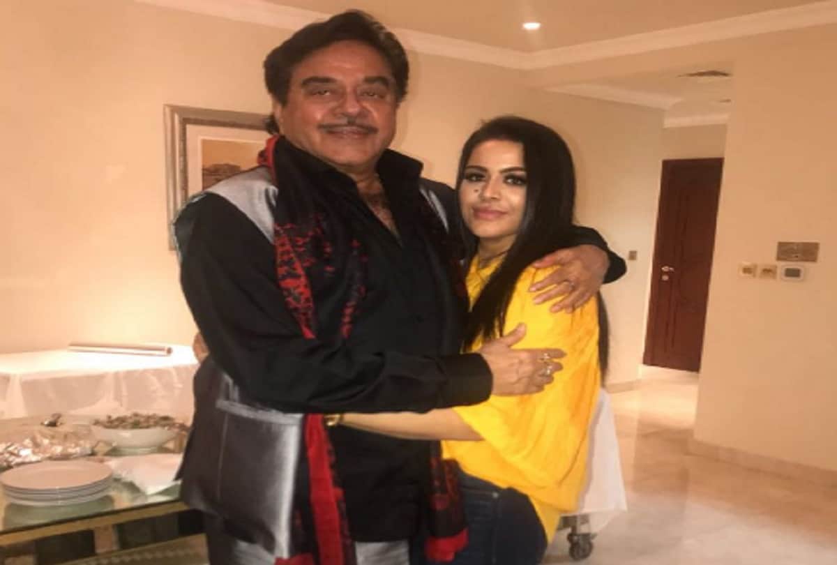 Shatrughan Sinha shared pictures on twitter after meeting with Sanjay Dutt daughter Trishala
