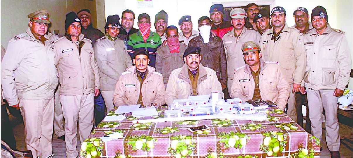 encounter between police and culprit, three arrested