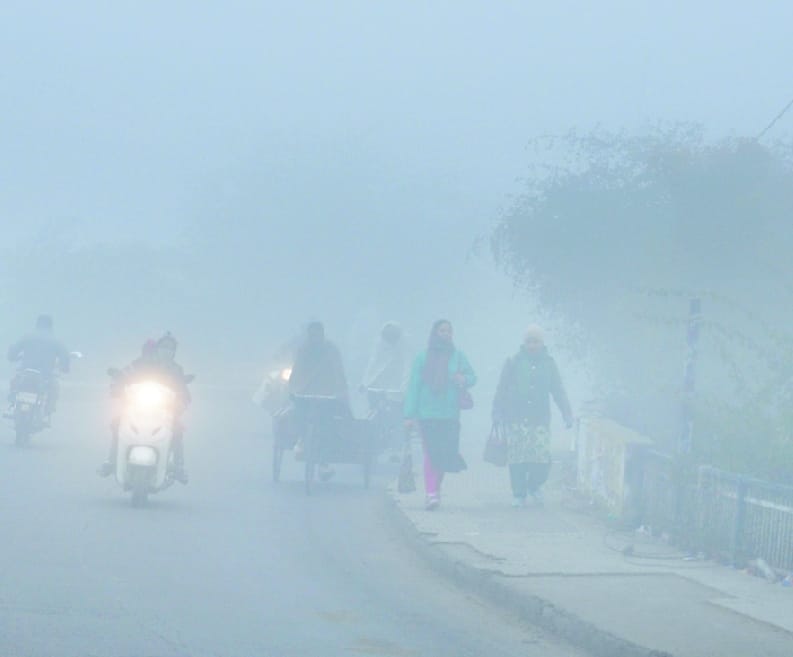 Mercury reached 2.9 degrees, people shivering from cold