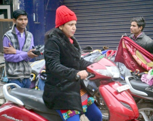 बर्फीली हवाओं के बीच गुनगुनी धूप ने दी राहत