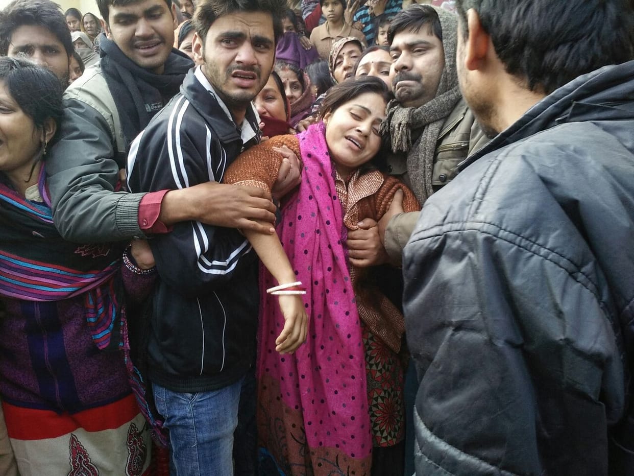 सेना के जवान का शव पहुंचते ही मचा कोहराम