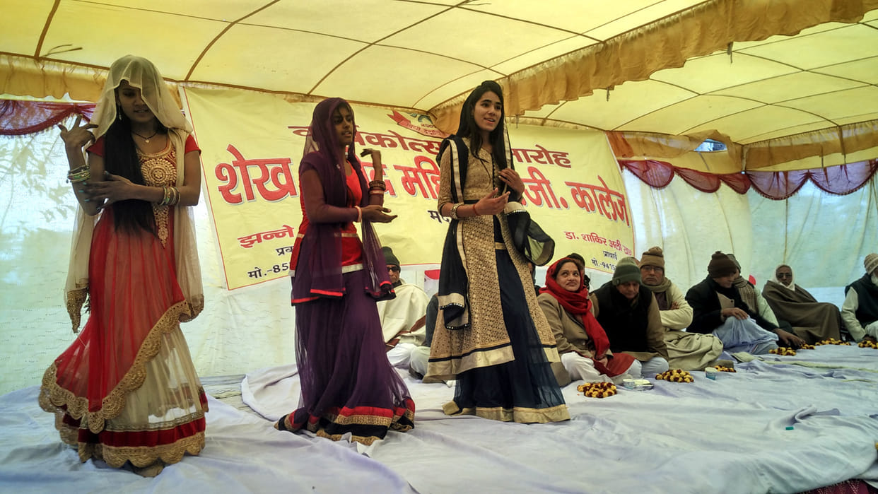 छात्राओं ने प्रस्तुत किए मनोहारी कार्यक्रम