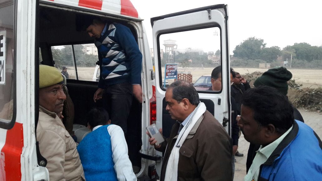accident in firozabad eleven died after truck fall down near sirsaganj