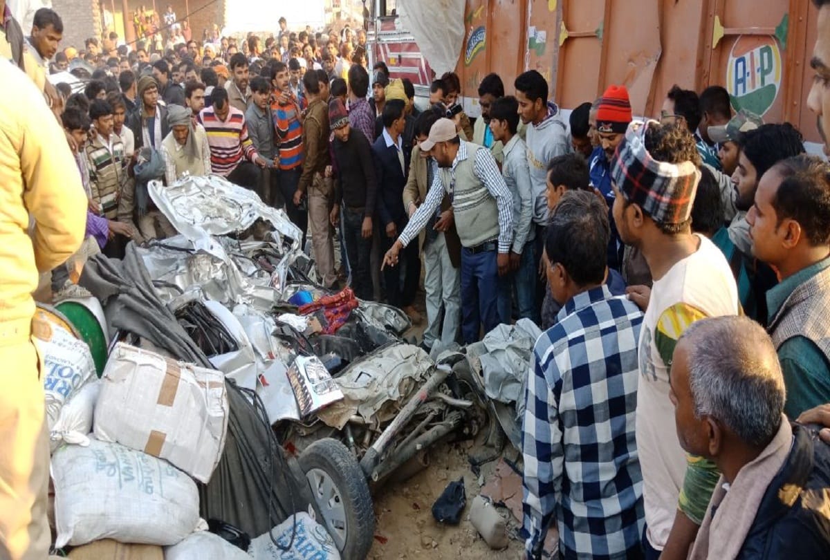 firozabad road accident near sirsaganj  