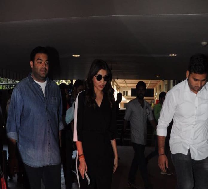 anushka sharma with virat kohli in cape town returns mumbai