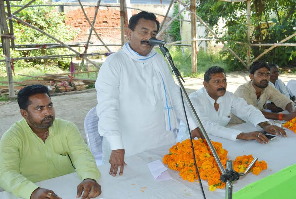 BSP gave a shock to SP this big leader left Akhilesh yadav
